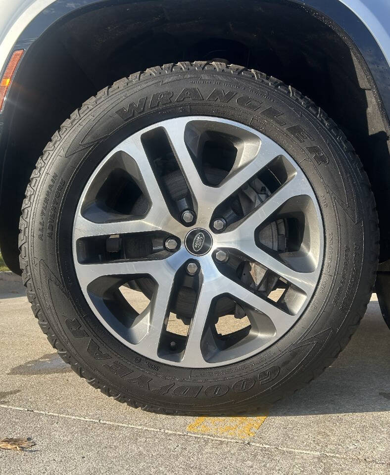 Used 2022 Land Rover Defender 90 X-Dynamic S image 42