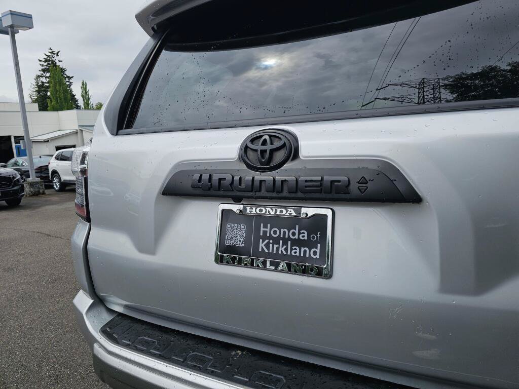 Used 2020 Toyota 4Runner TRD Off-Road Premium AWD/4WD image 16