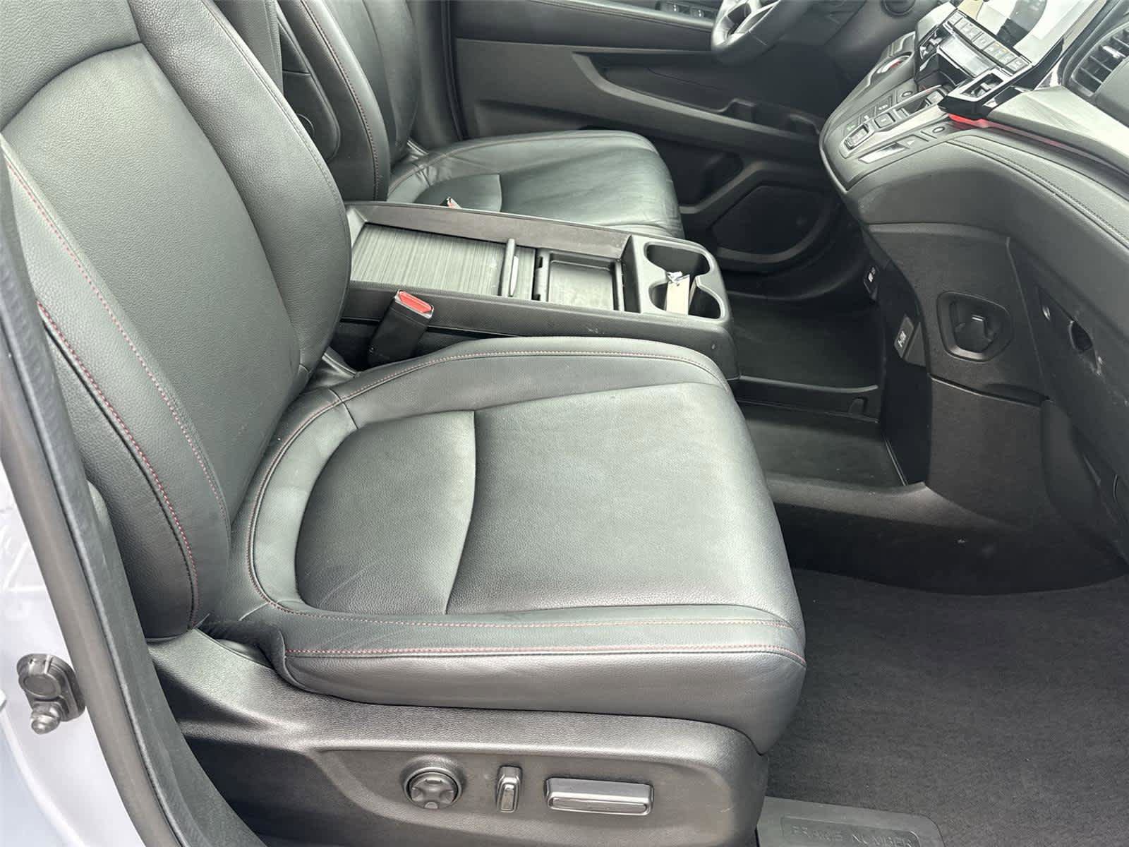 Used 2024 Honda Odyssey Sport image 16