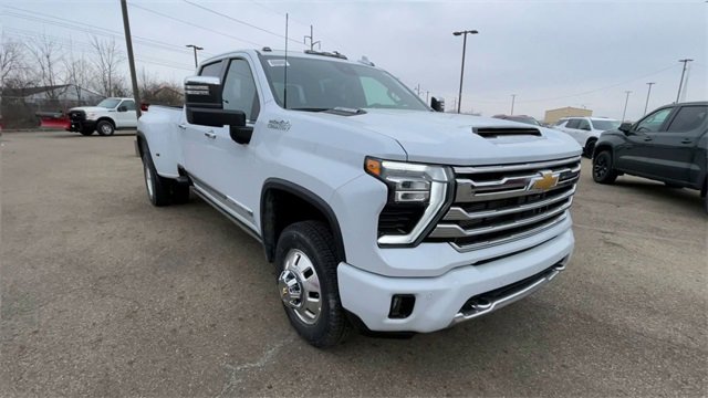 New 2026 Chevrolet Silverado 3500 High Country w/ Technology Package image 4