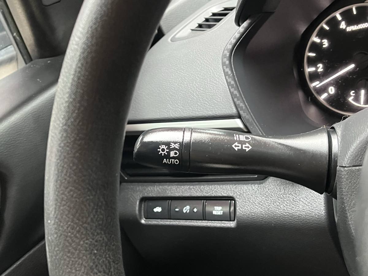 Used 2022 Nissan Altima 2.5 SV FWD image 16