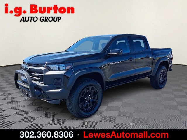 New 2026 Chevrolet Colorado Trail Boss w/ Off-Road Front Bumper Package AWD/4WD video 2