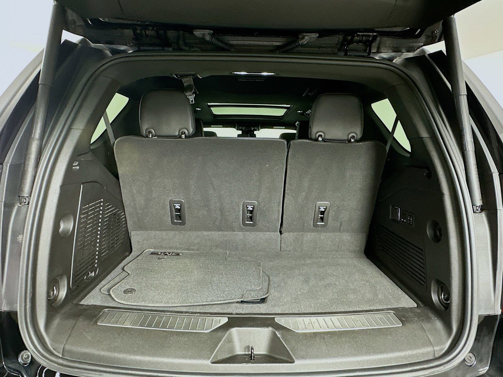 Used 2024 GMC Yukon Denali image 32