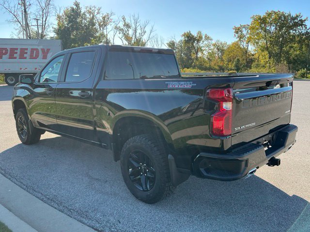 Used 2023 Chevrolet Silverado 1500 Custom Trail Boss AWD/4WD image 4