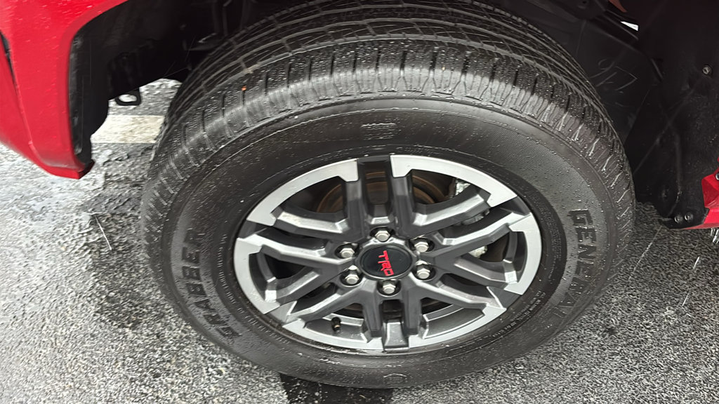 Used 2025 Toyota Tacoma TRD Sport AWD/4WD image 33