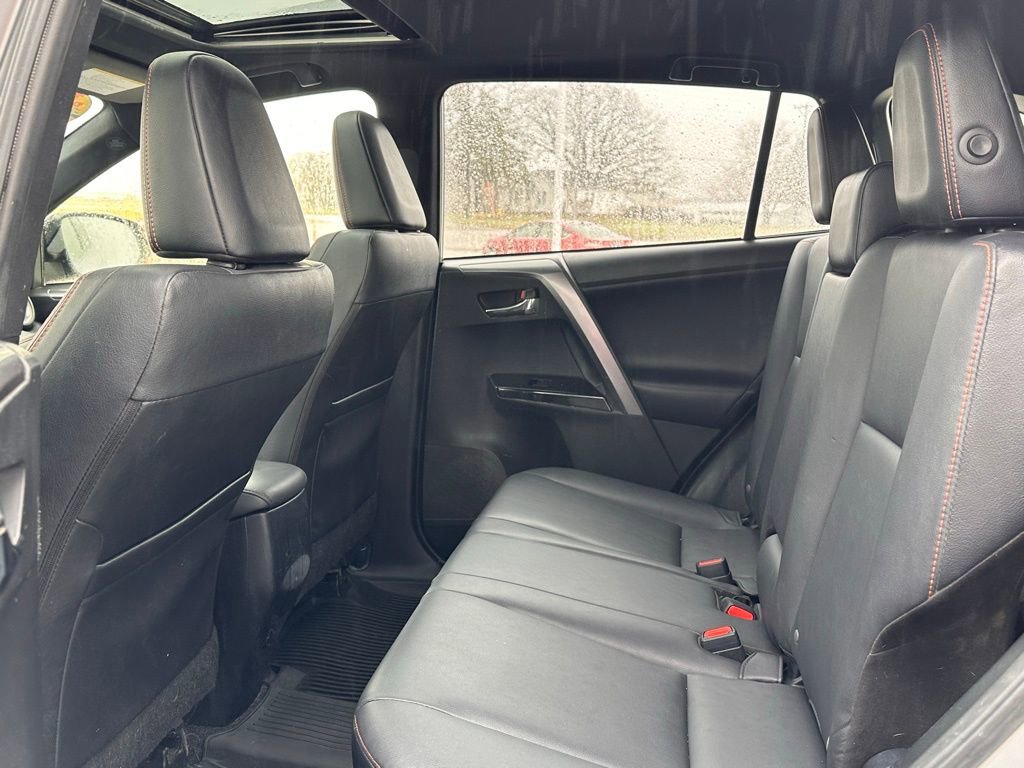 Used 2018 Toyota RAV4 SE w/ Power Extra Value Package AWD/4WD image 14
