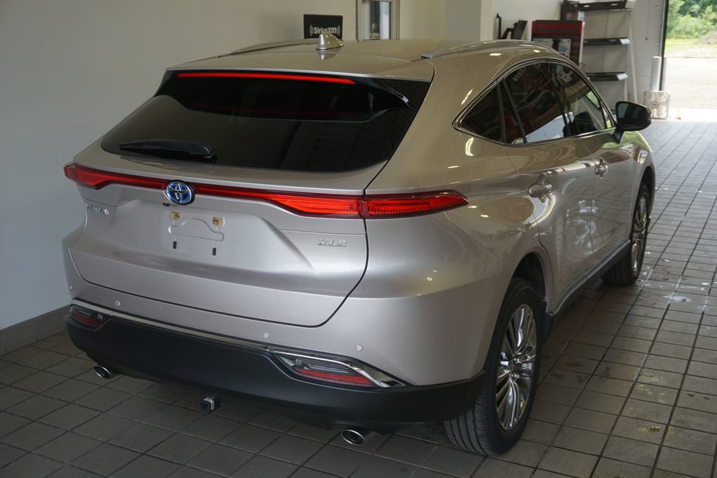 Certified 2024 Toyota Venza XLE AWD/4WD image 15