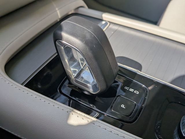 Certified 2023 Volvo XC90 B5 Core w/ Protection Package Premier AWD/4WD image 19