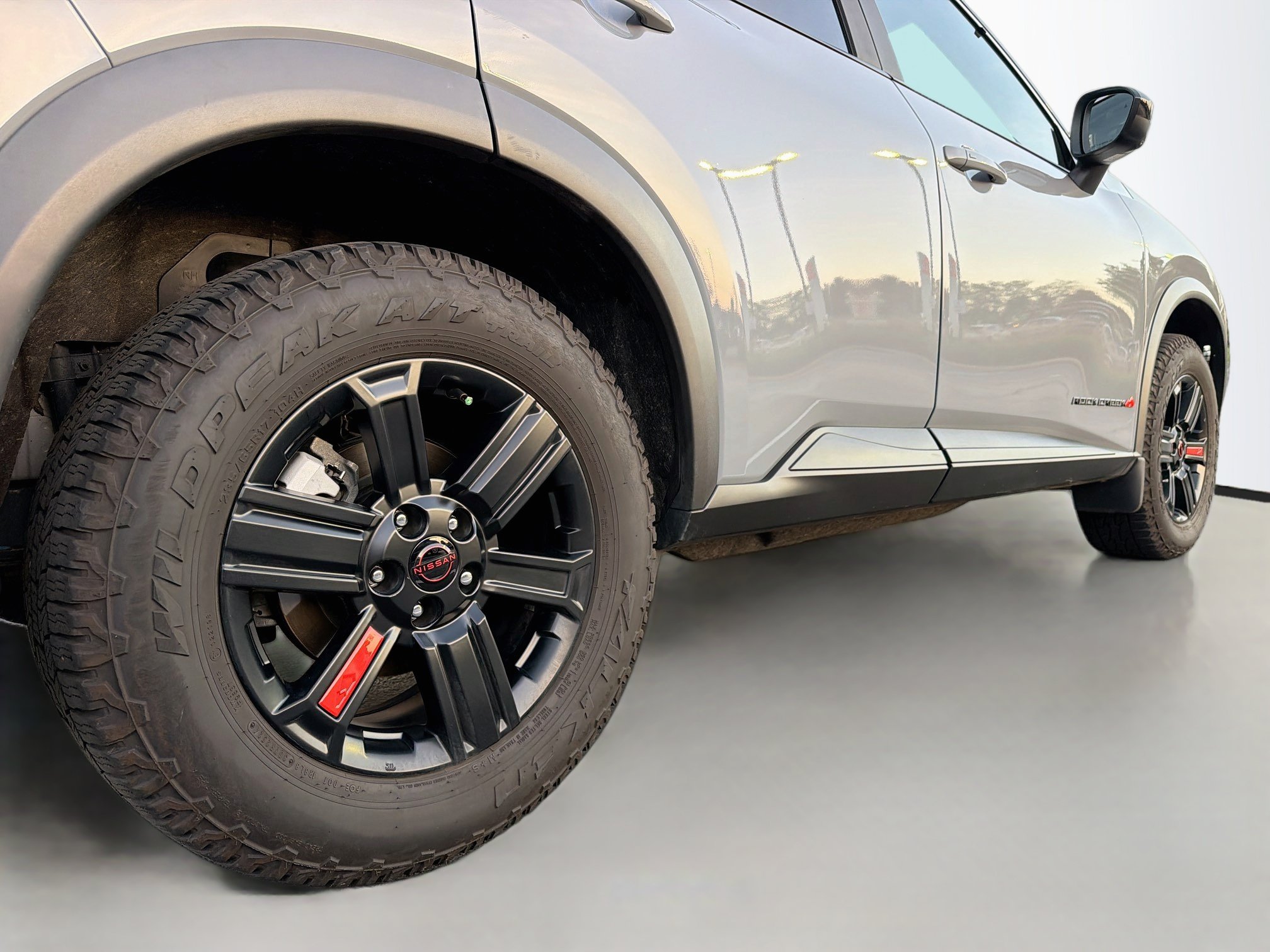 Used 2025 Nissan Rogue SV AWD/4WD image 7
