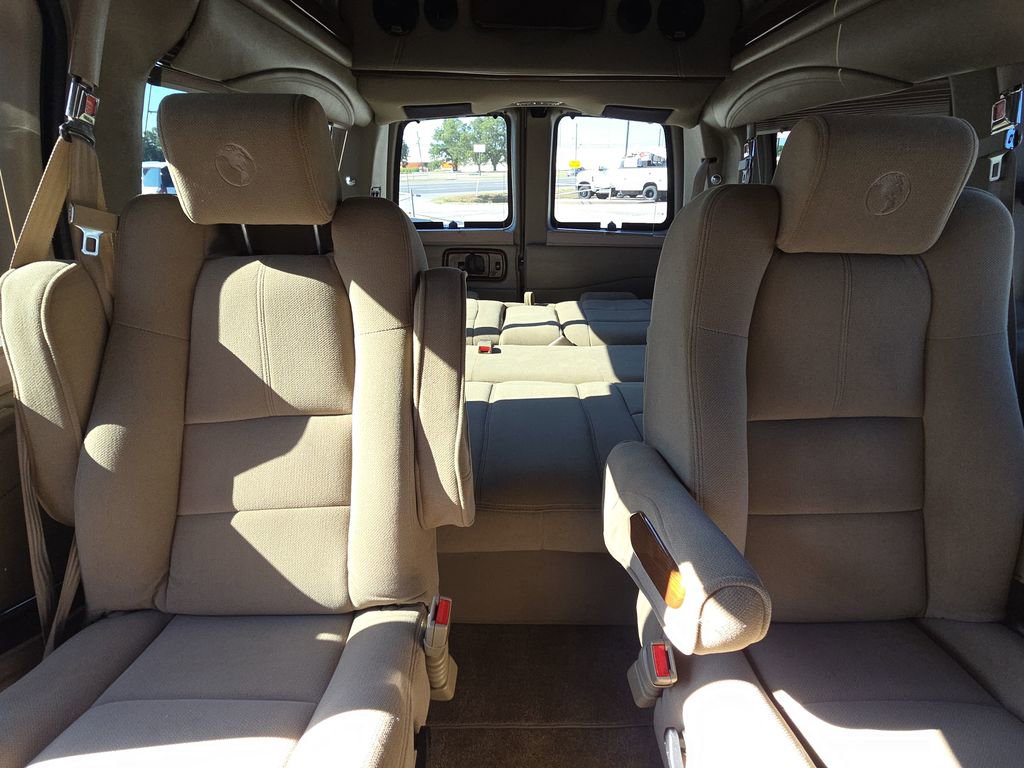Used 2015 Chevrolet Express 2500 image 21