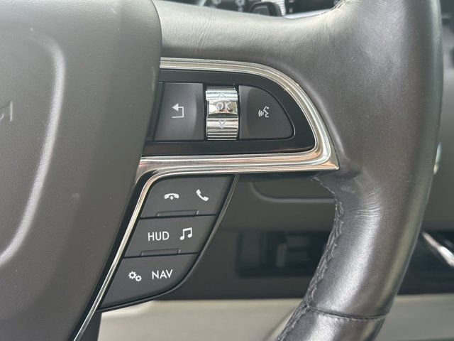 Used 2021 Lincoln Navigator Black Label w/ Cargo Convenience Package image 27
