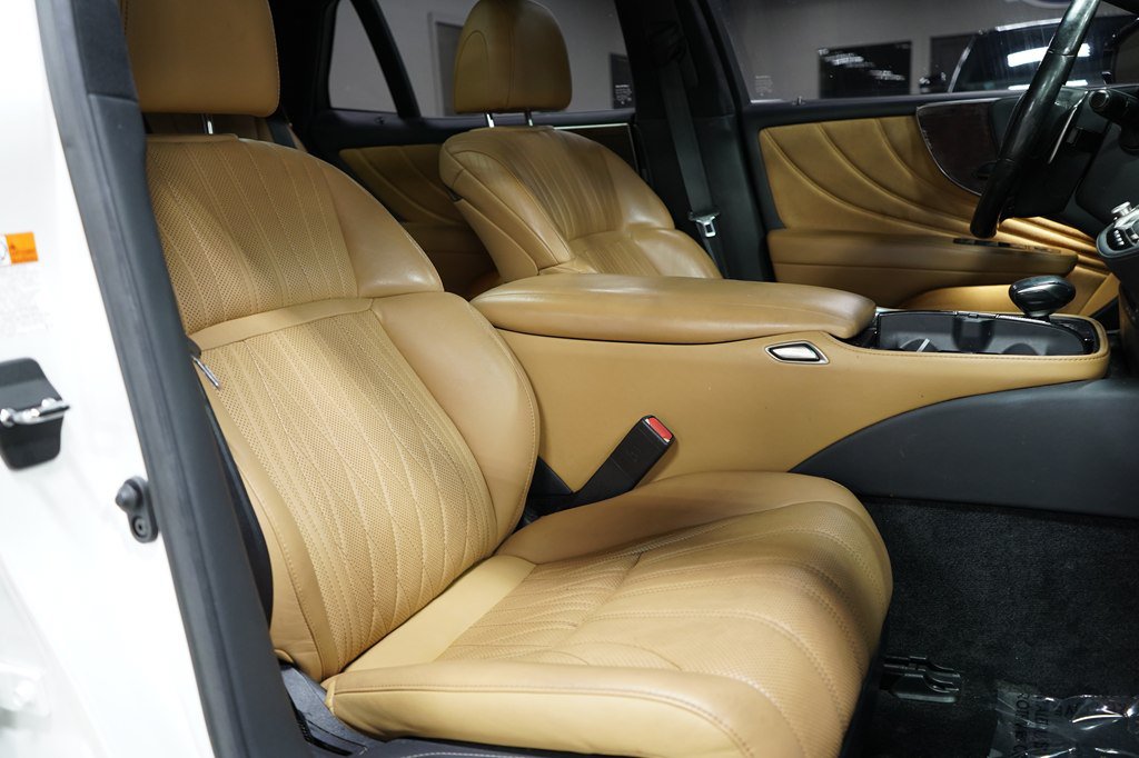 Used 2022 Lexus LS 500 w/ Interior Upgrade Package RWD image 30