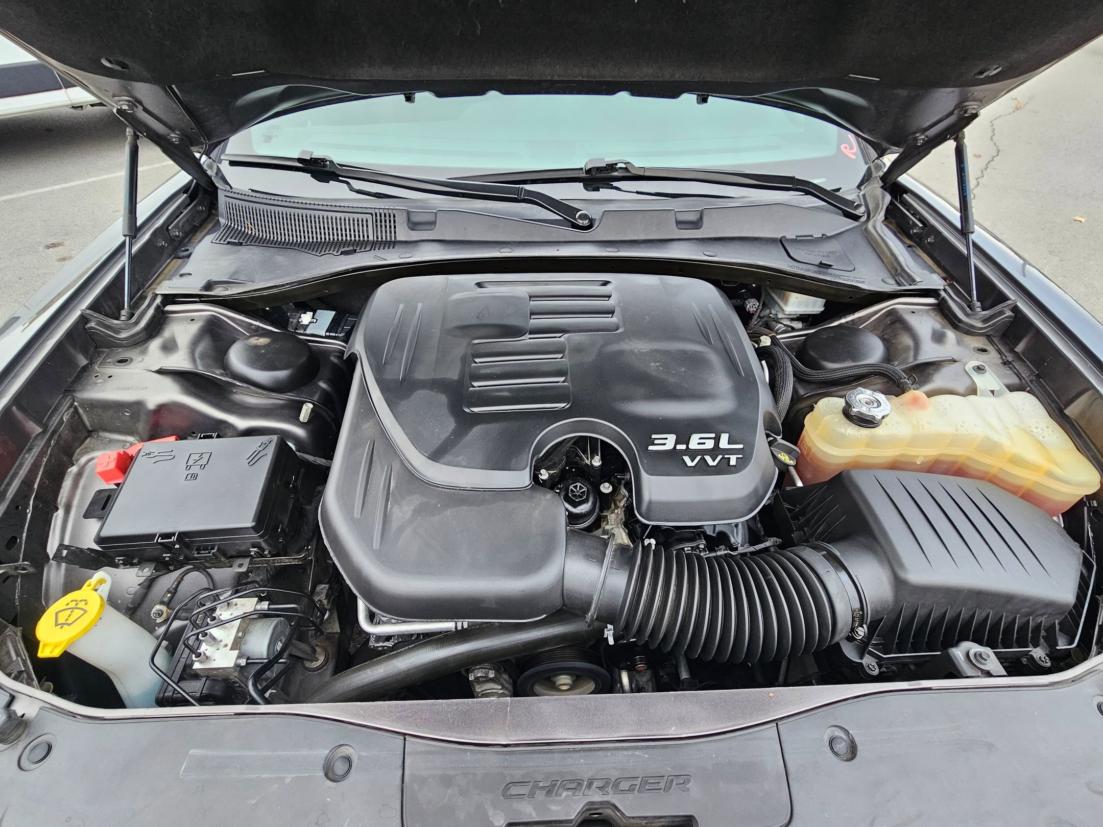 Used 2022 Dodge Charger SXT w/ Blacktop Package image 32