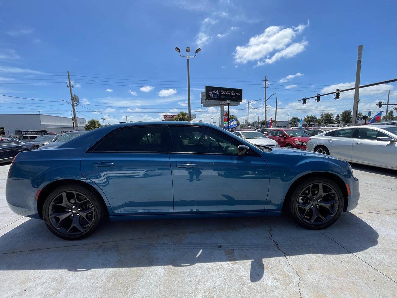 Used 2023 Chrysler 300 Touring w/ Sport Appearance Package RWD image 5