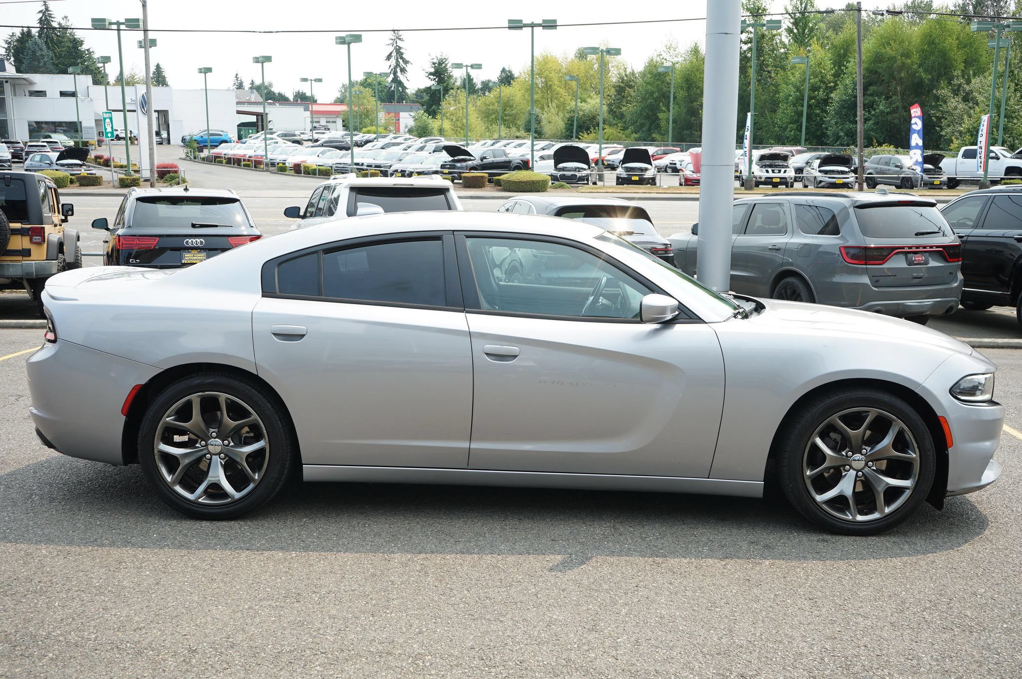 Used 2016 Dodge Charger SXT w/ Rallye Group RWD image 6