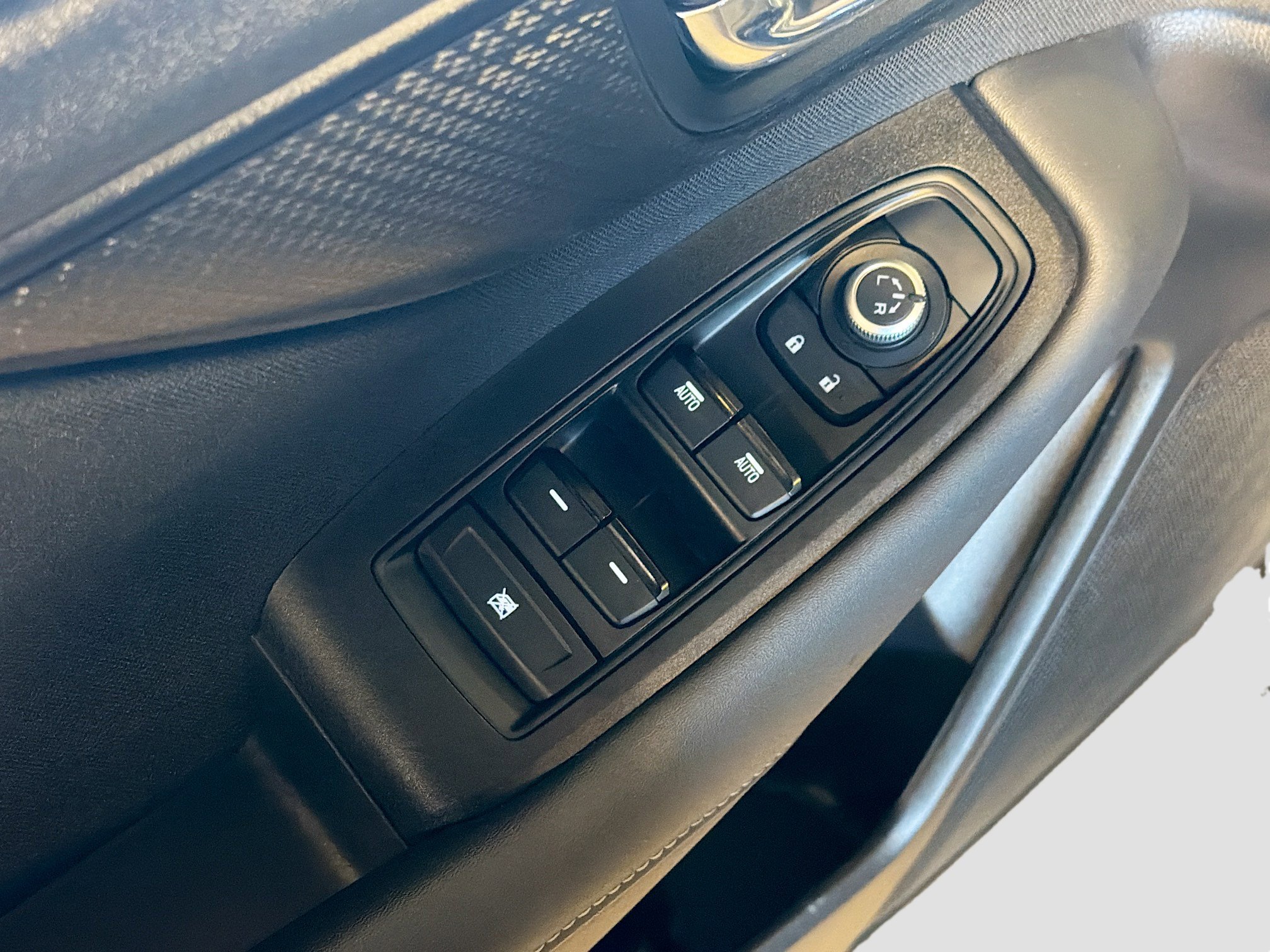 Used 2025 Subaru Outback Premium image 15