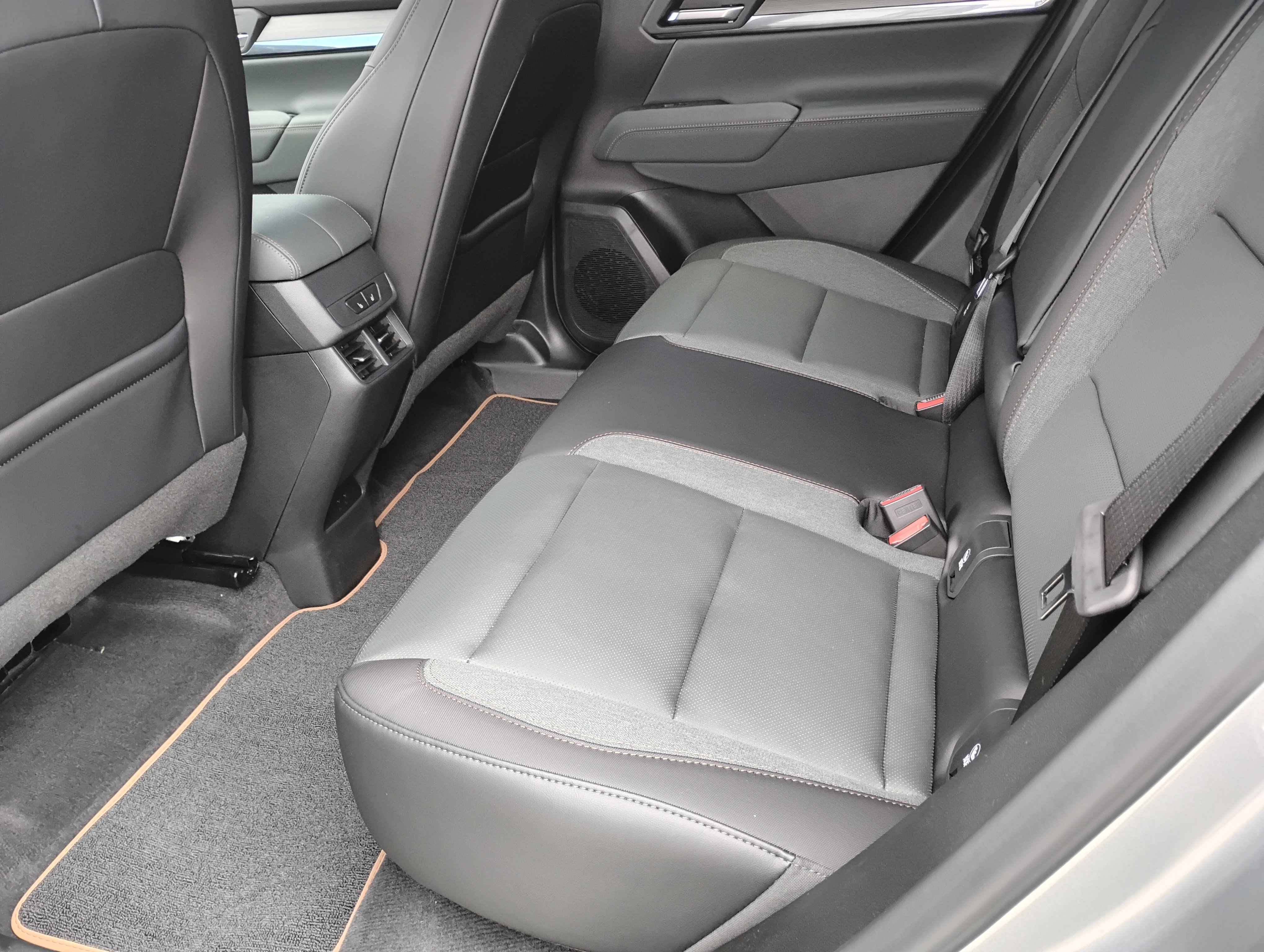 New 2026 GMC Terrain AT4 w/ Convenience Package III image 8