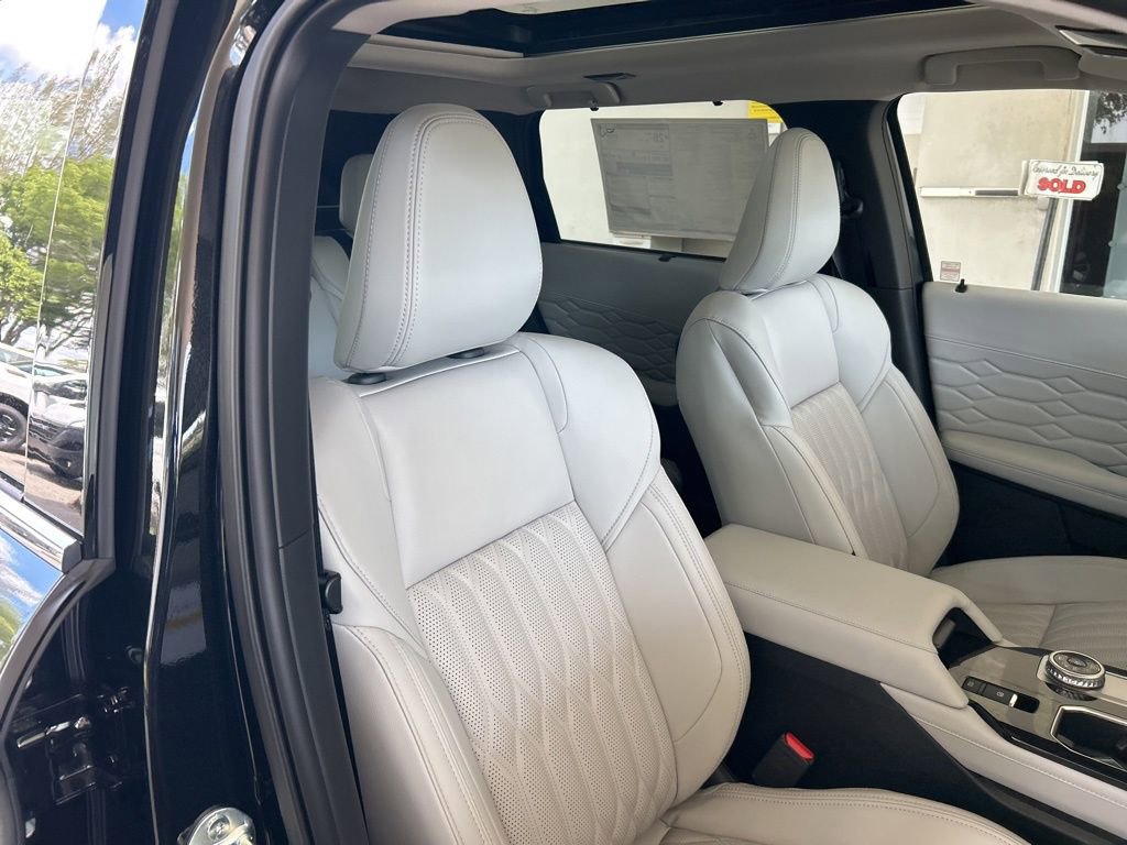 New 2025 Mitsubishi Outlander SEL image 21