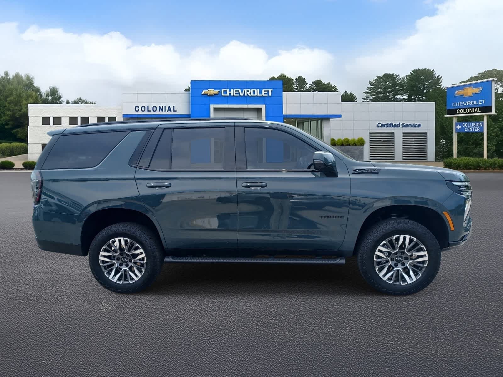 Used 2026 Chevrolet Tahoe Z71 w/ Z71 Off-Road Package AWD/4WD image 3