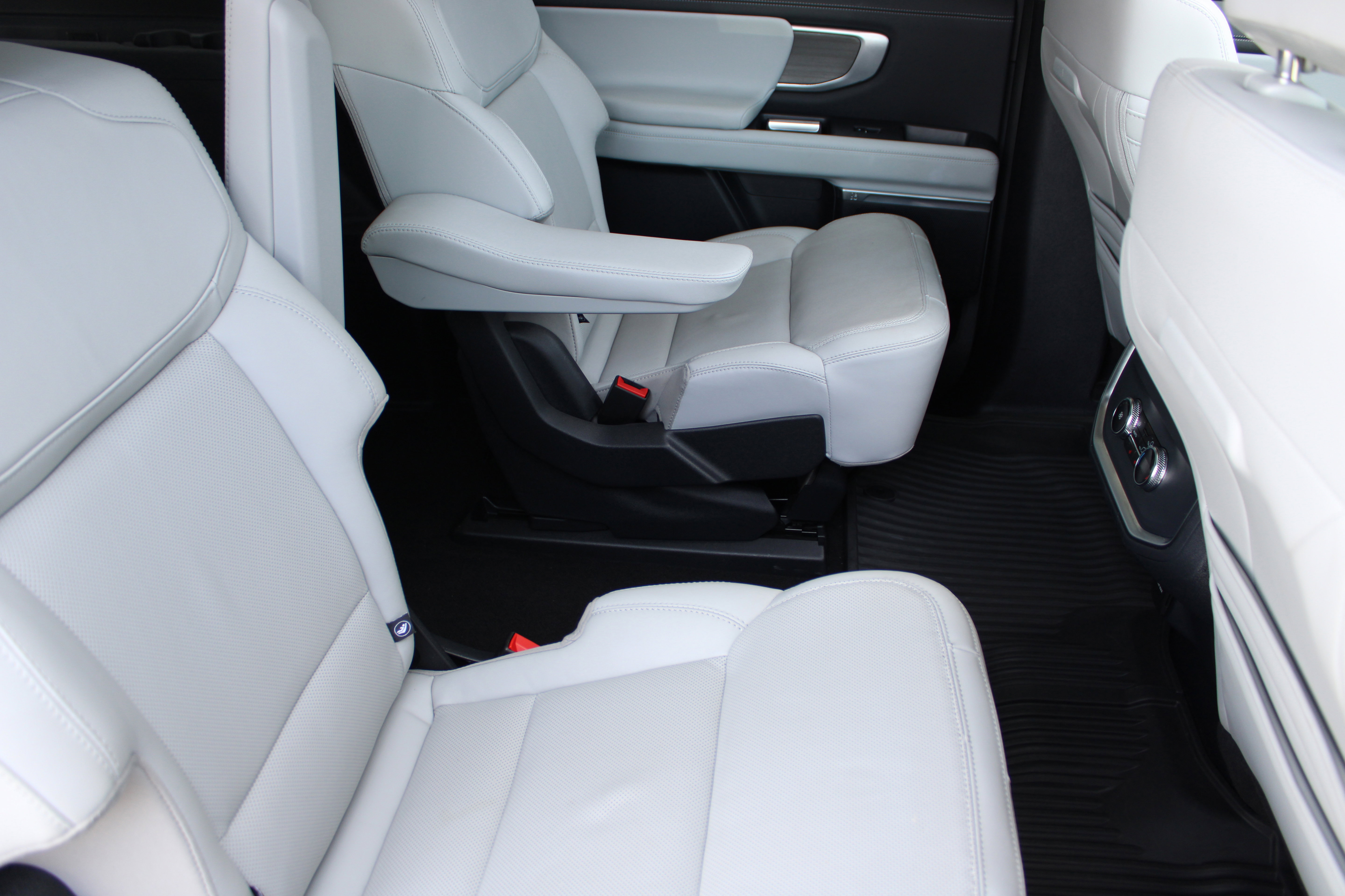 Used 2025 Ford Expedition Max Platinum image 17