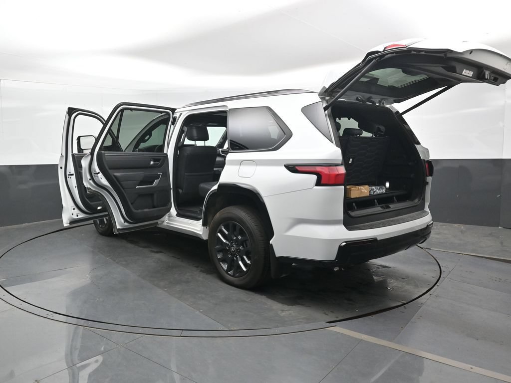 Used 2025 Toyota Sequoia Platinum AWD/4WD image 49