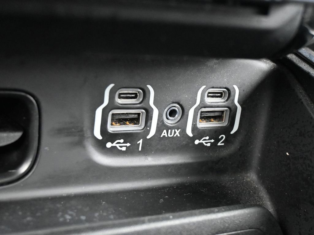 Used 2021 RAM 1500 Laramie w/ Night Edition image 24