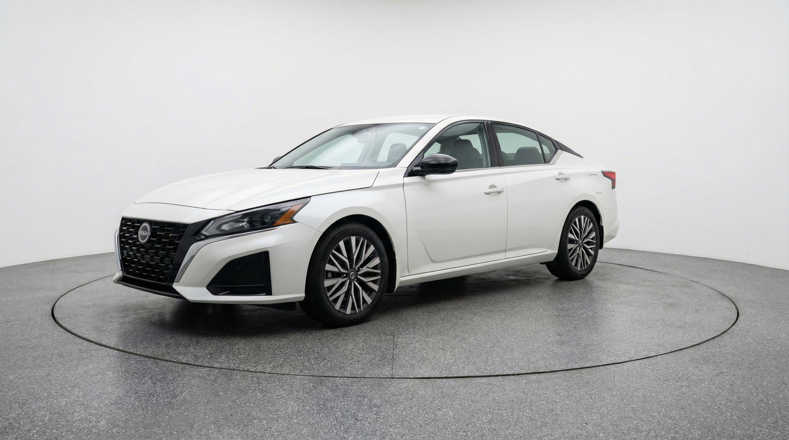 Used 2025 Nissan Altima 2.5 SV FWD image 3