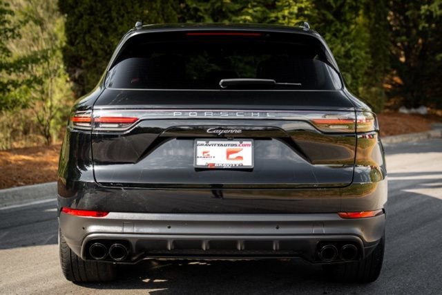 Used 2023 Porsche Cayenne Platinum Edition image 18