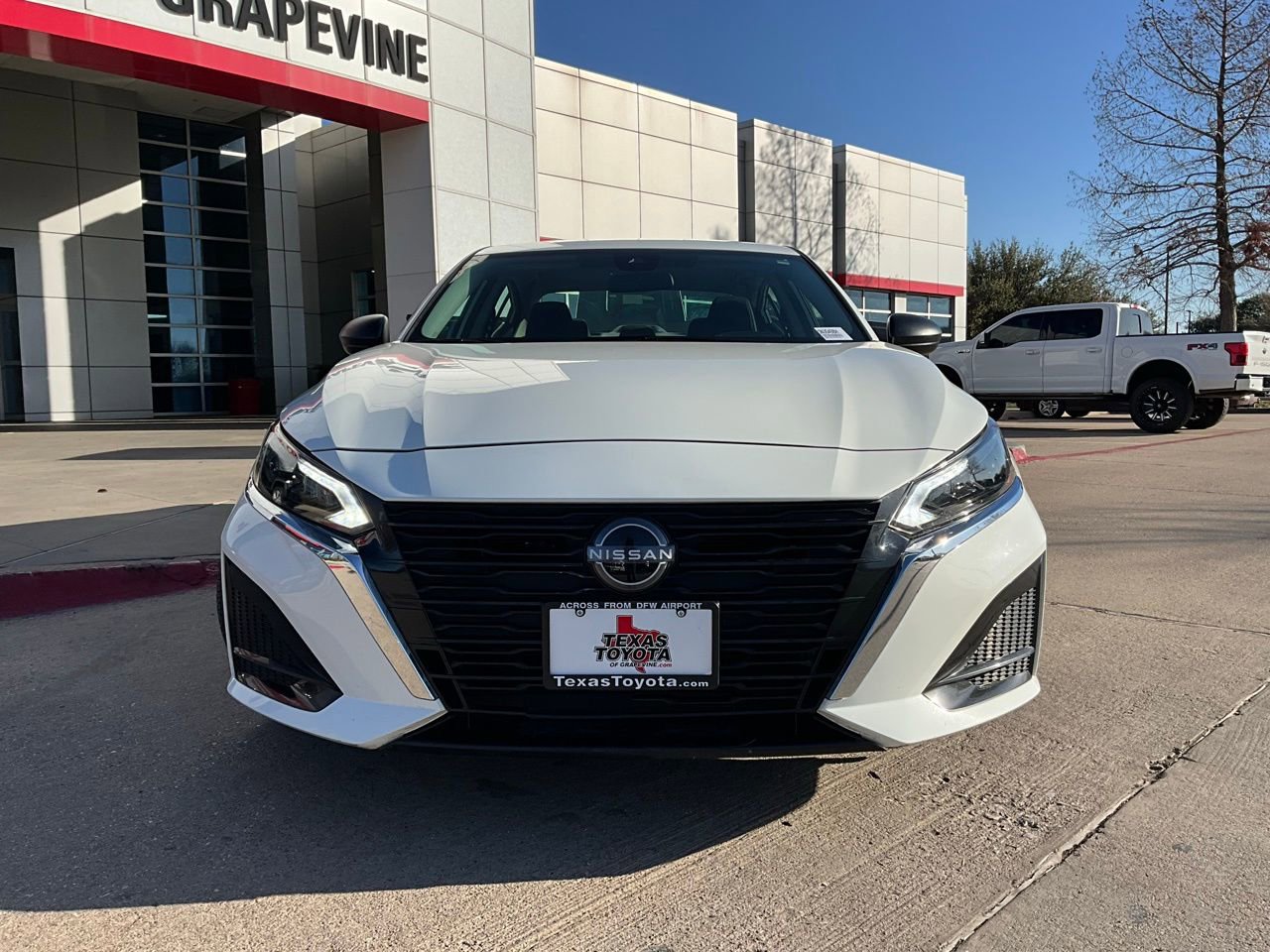 Used 2025 Nissan Altima 2.5 SV image 4