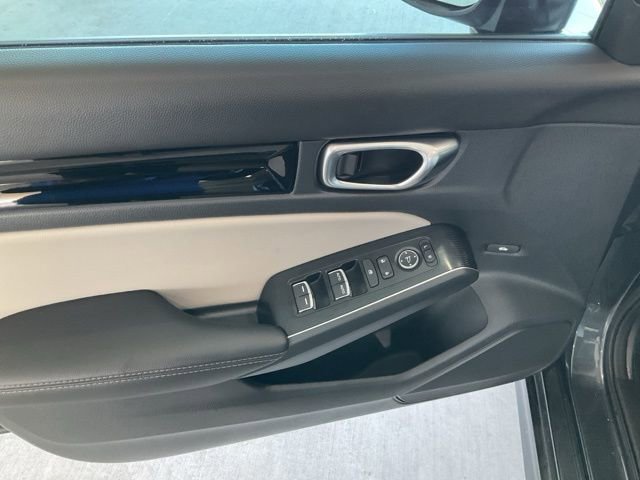 Used 2023 Honda Civic Touring image 5