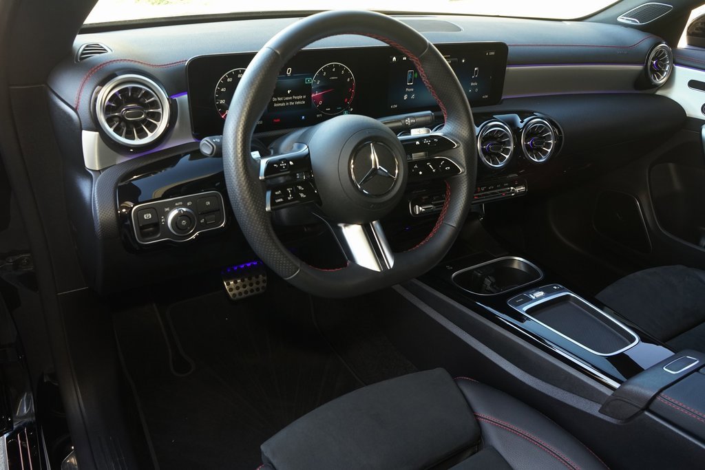 Used 2024 Mercedes-Benz CLA 250 4MATIC image 8