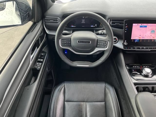 Used 2025 Jeep Wagoneer 4WD image 12