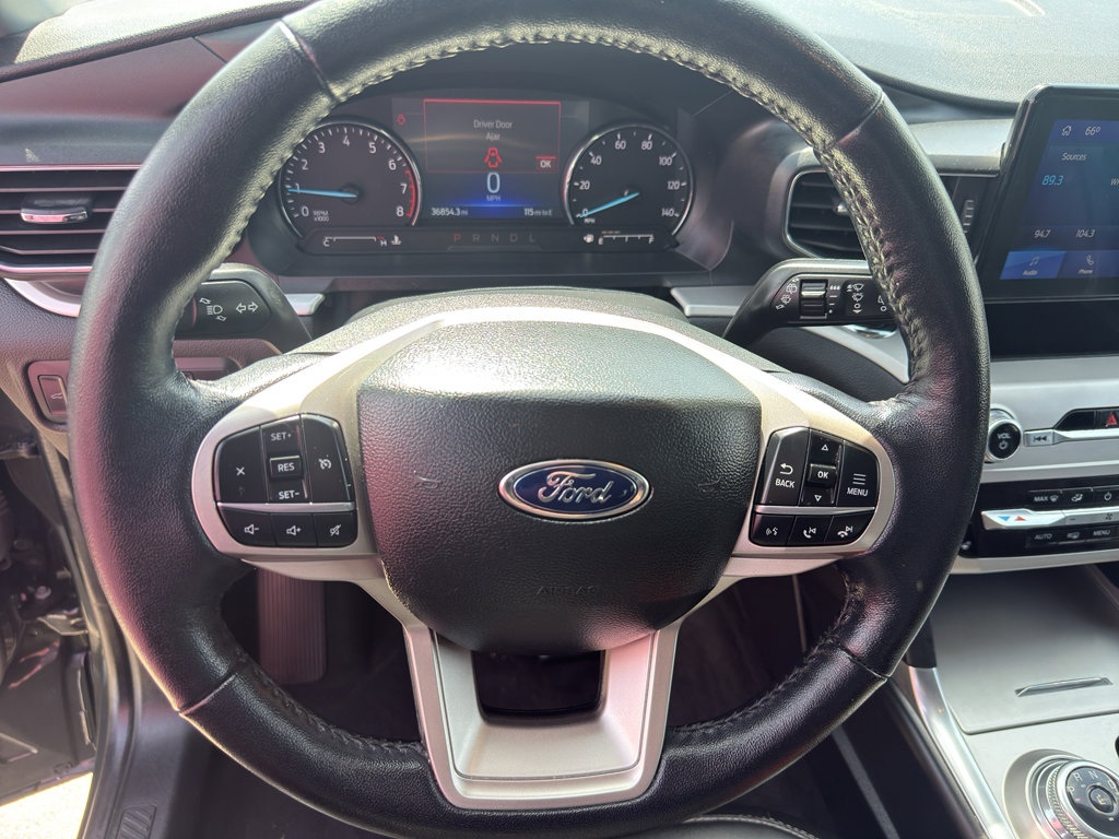 Used 2022 Ford Explorer XLT w/ Equipment Group 202A AWD/4WD image 17