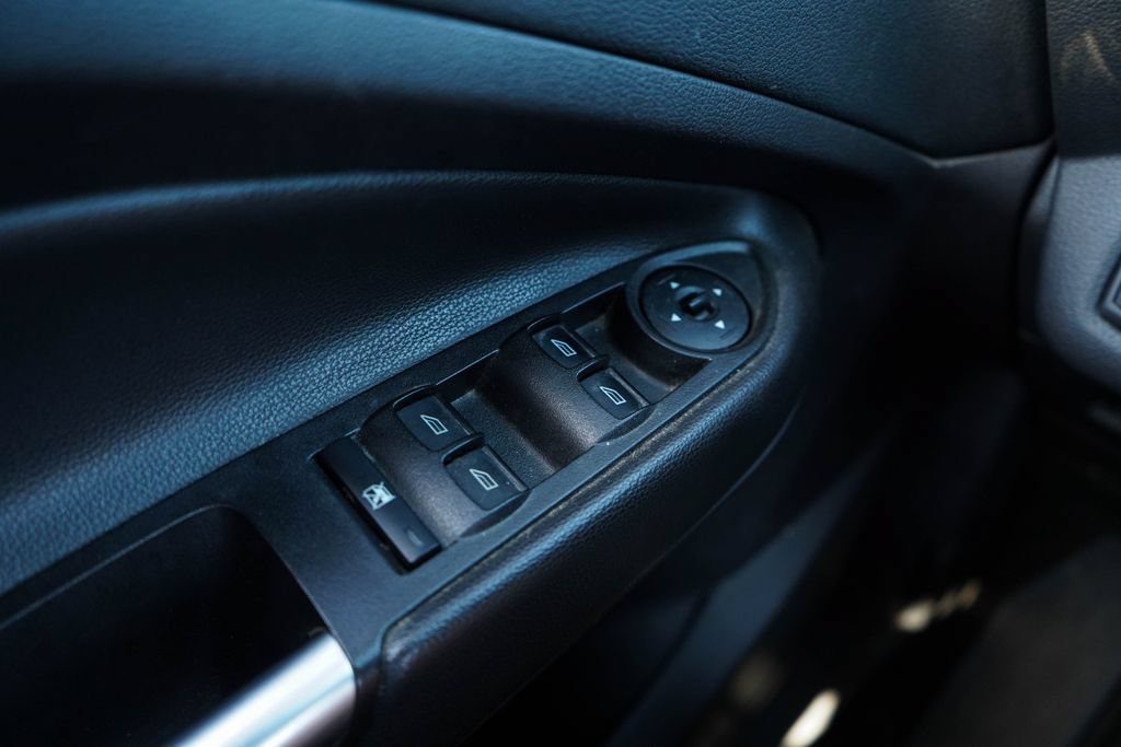 Used 2017 Ford Escape SE FWD image 28
