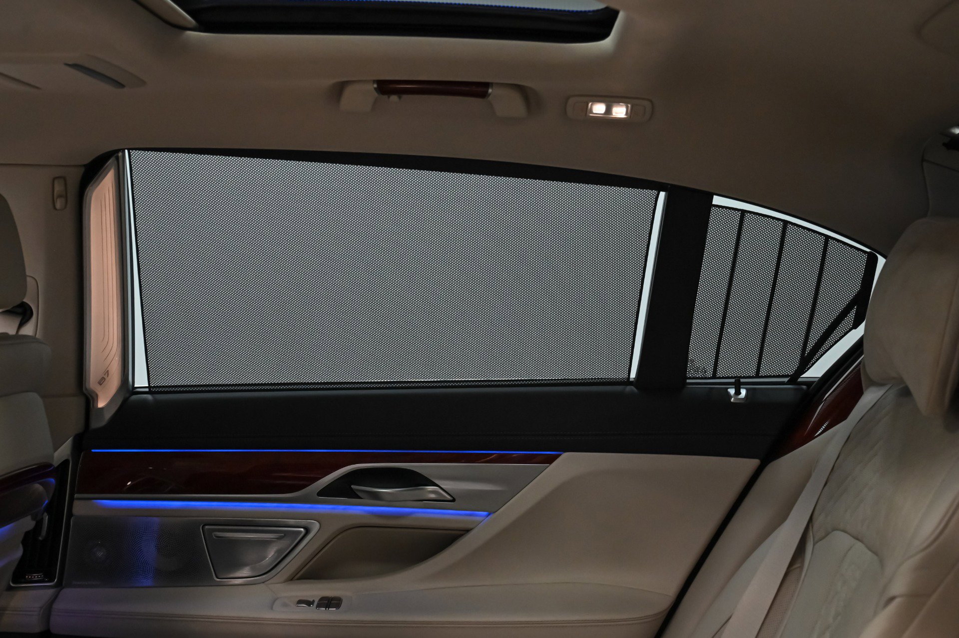 Used 2022 BMW ALPINA B7 xDrive w/ Luxury Rear Seating Package image 41