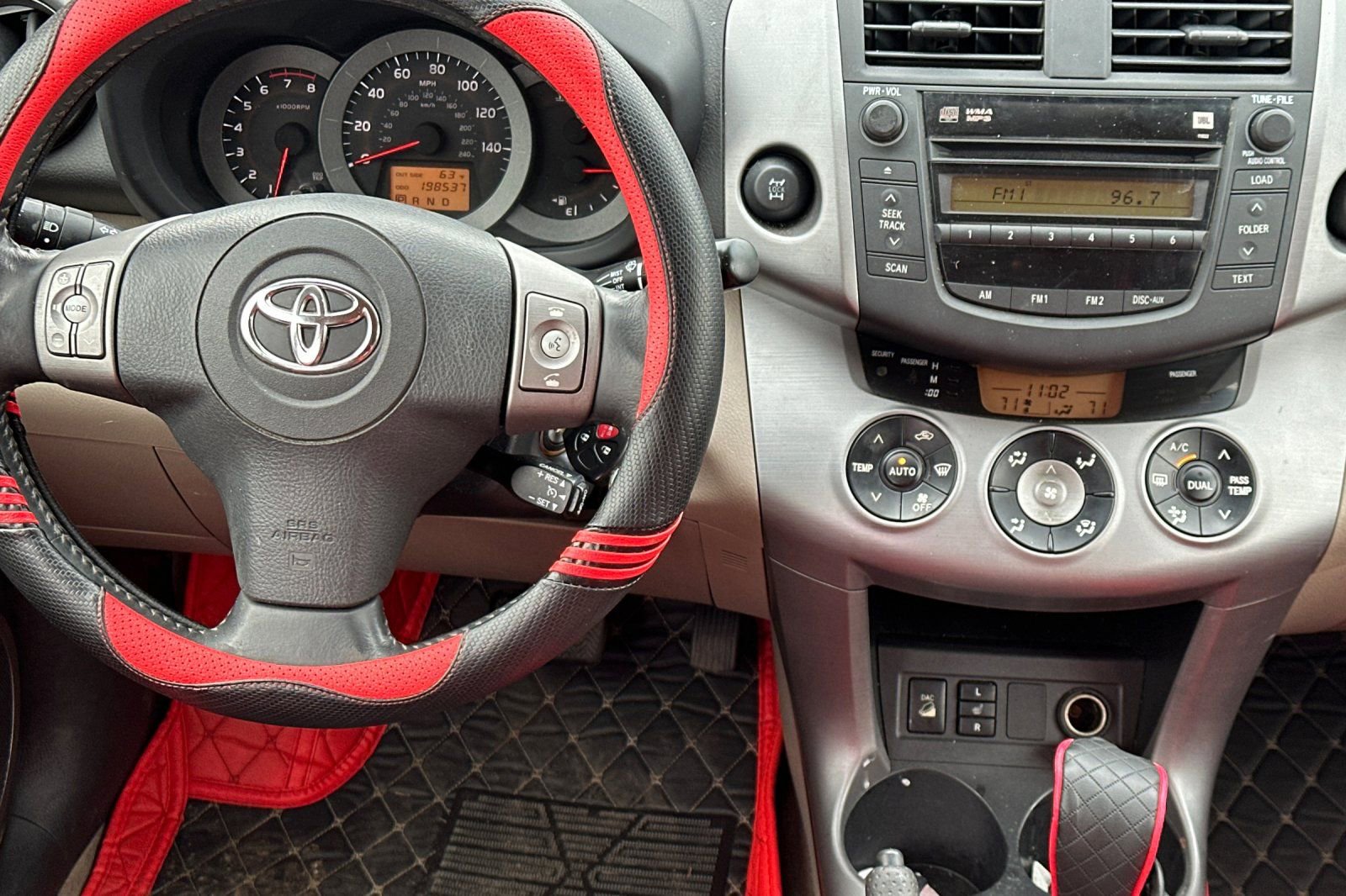 Used 2007 Toyota RAV4 Limited AWD/4WD image 9