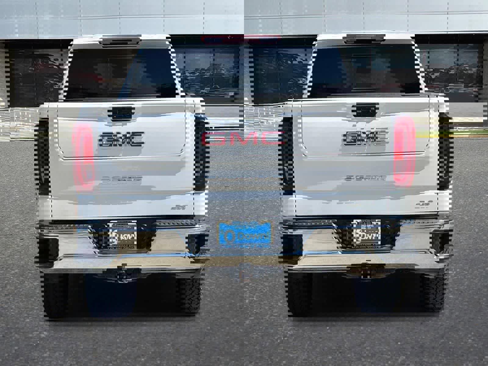 Used 2023 GMC Sierra 1500 SLT w/ SLT Convenience Package image 8