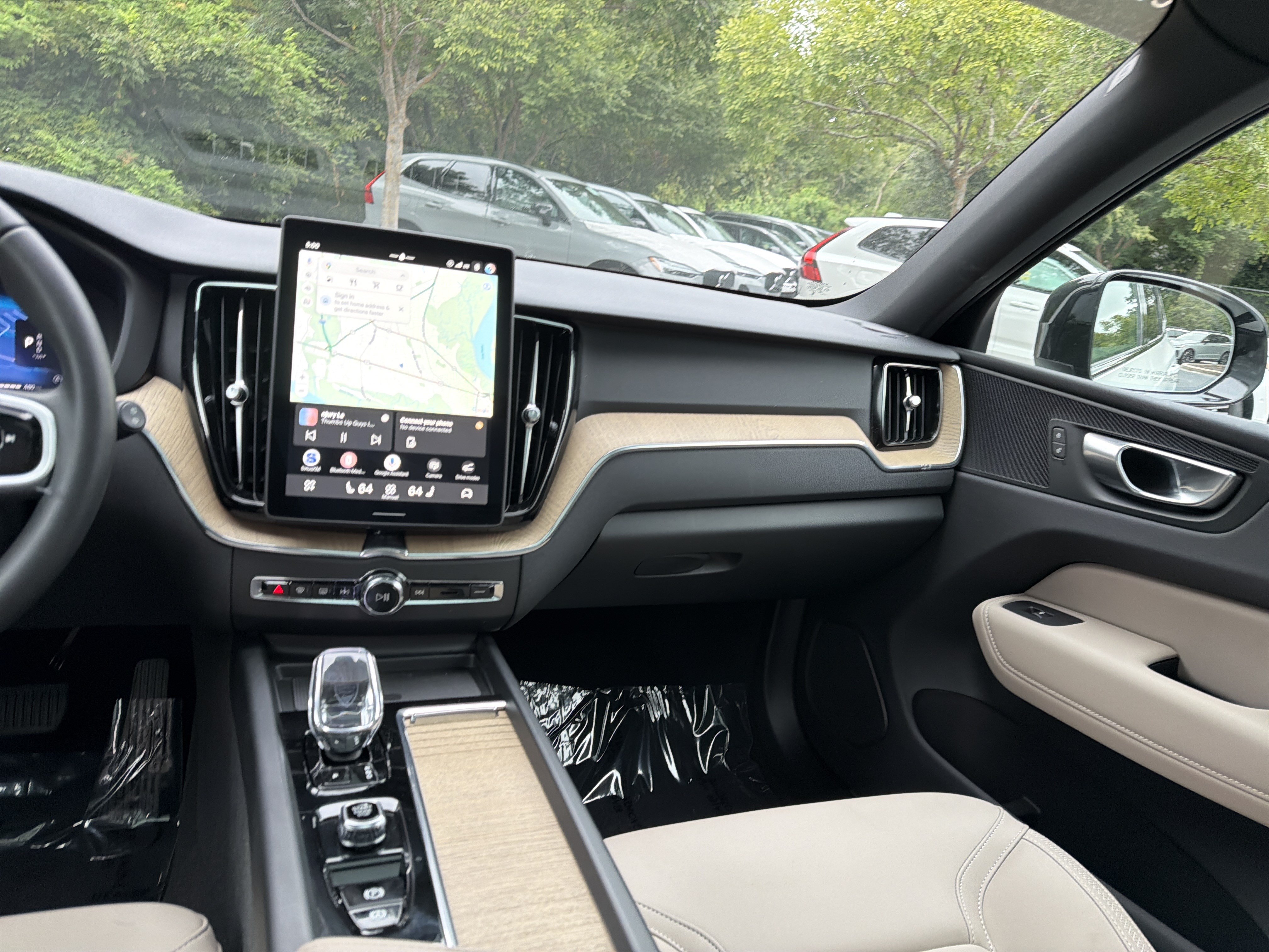 Certified 2026 Volvo XC60 B5 Core AWD/4WD image 33