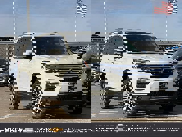 Used 2018 Honda Pilot Touring image 2