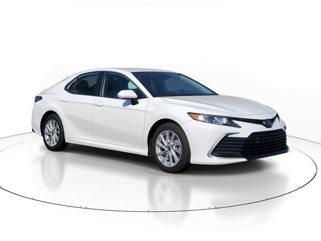 Used 2024 Toyota Camry LE image 1