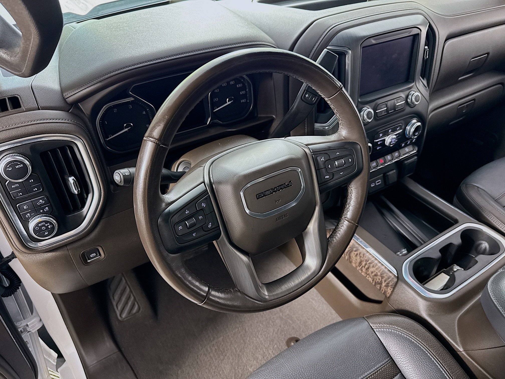 Used 2021 GMC Sierra 2500 Denali w/ Denali Ultimate Package AWD/4WD image 14