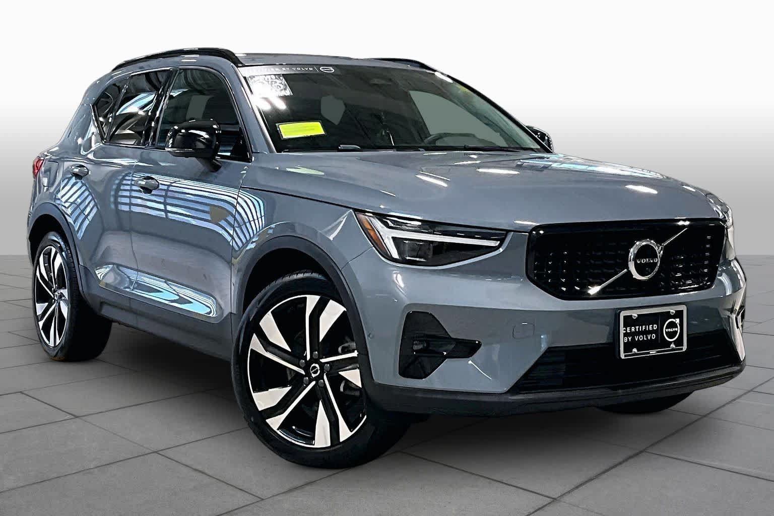 Certified 2023 Volvo XC40 B5 Ultimate w/ Climate Package AWD/4WD image 3