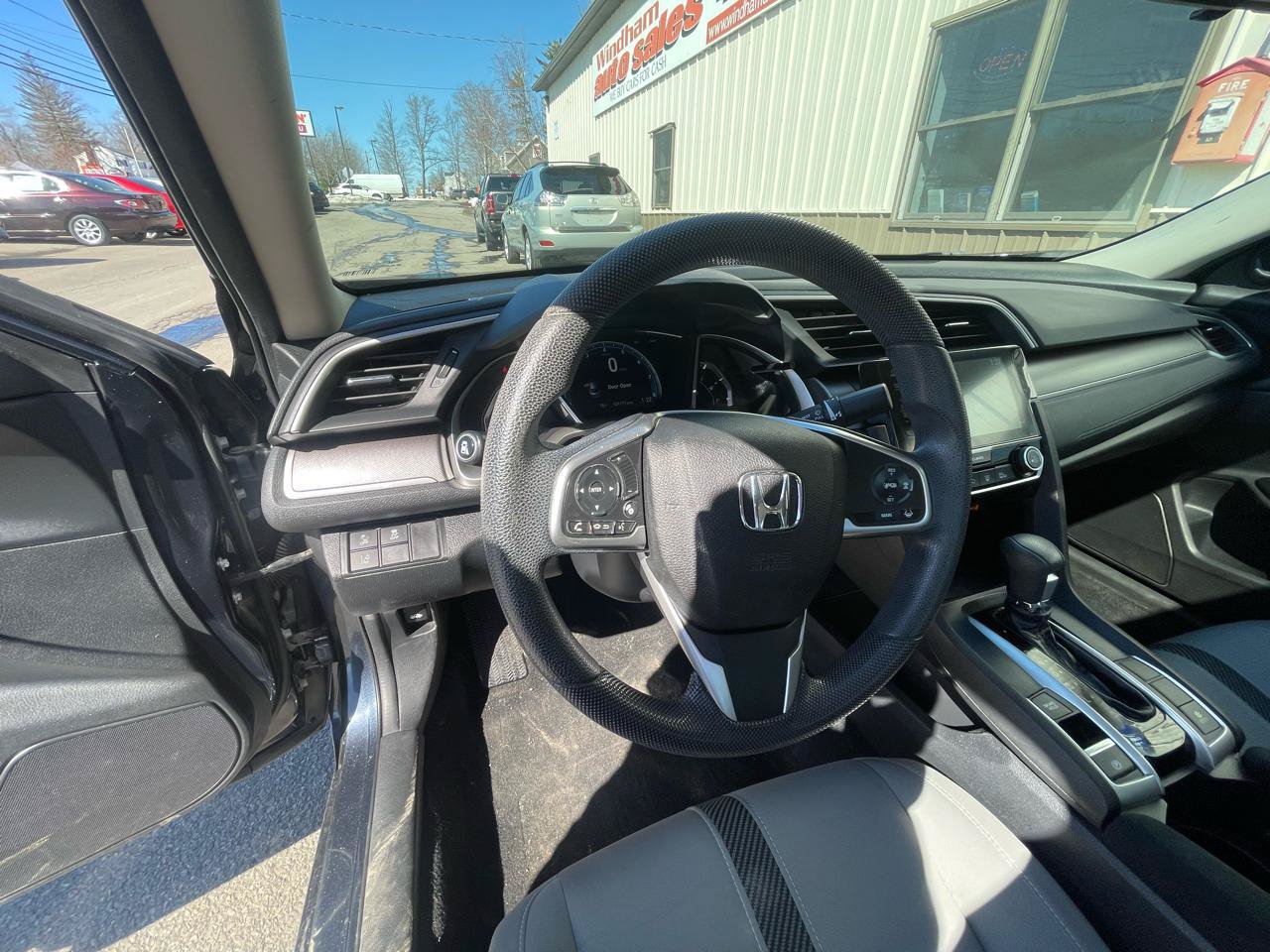 Used 2018 Honda Civic EX image 9