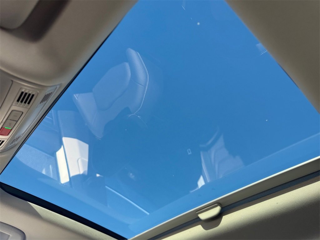 Certified 2024 Volkswagen Jetta SEL image 17