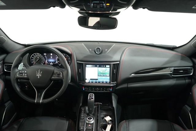 Used 2024 Maserati Levante GT Ultima image 12