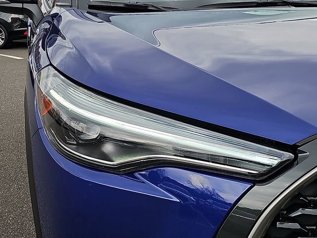 Used 2025 Toyota Corolla Cross XLE w/ Convenience Package image 9