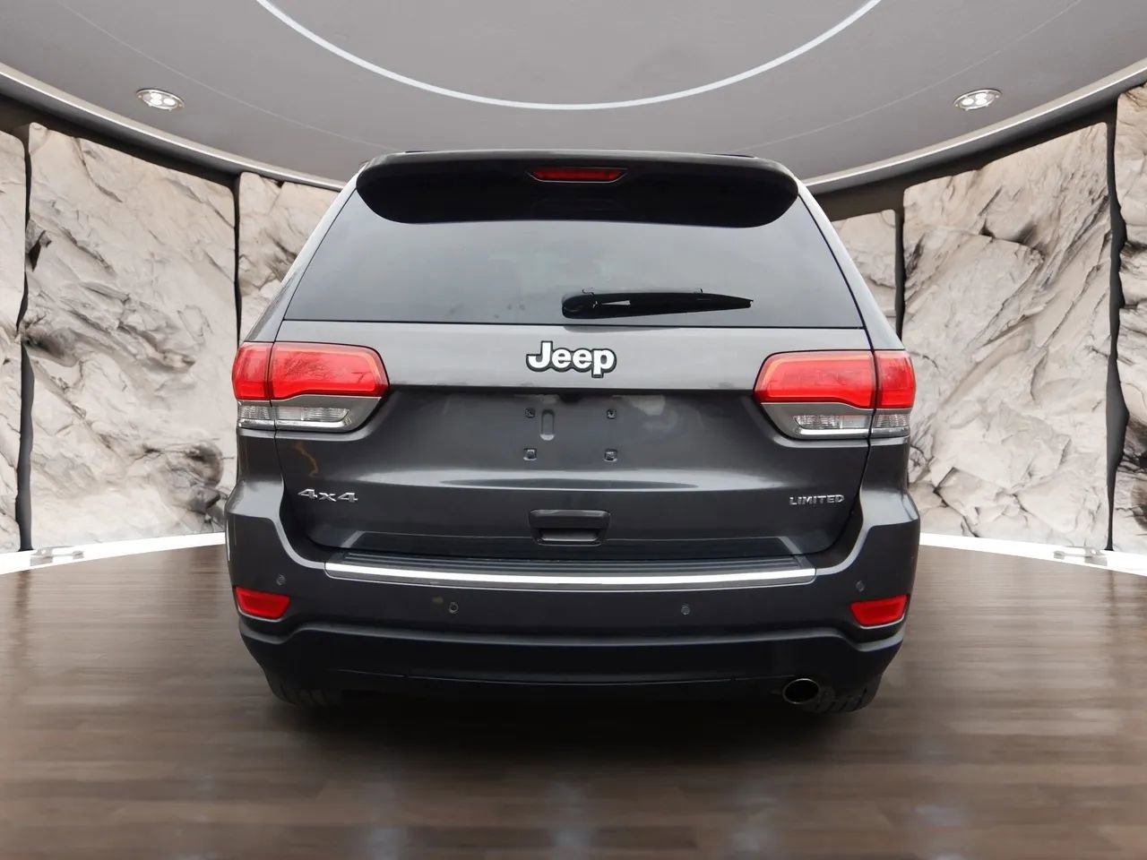 Used 2017 Jeep Grand Cherokee Limited AWD/4WD image 7