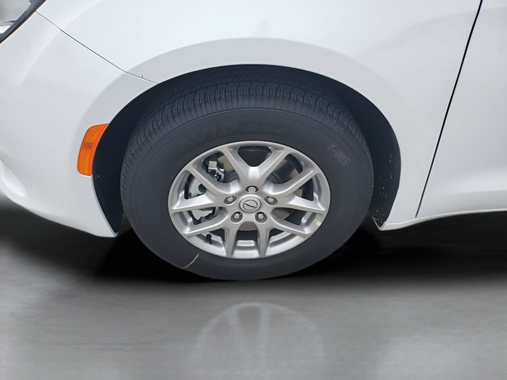 New 2026 Chrysler Voyager LX FWD image 17