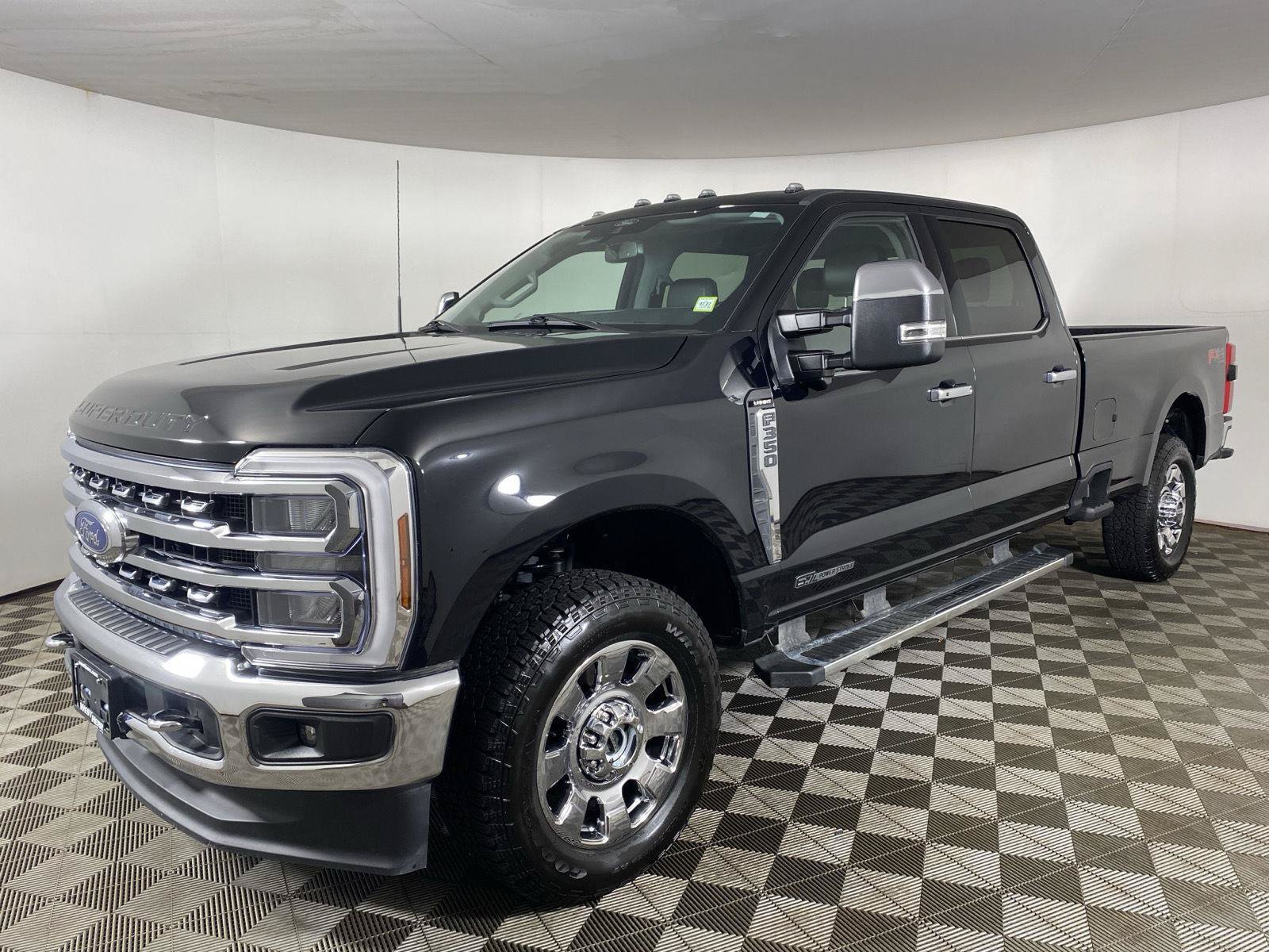 Used 2024 Ford F350 Lariat w/ Chrome Package AWD/4WD image 3