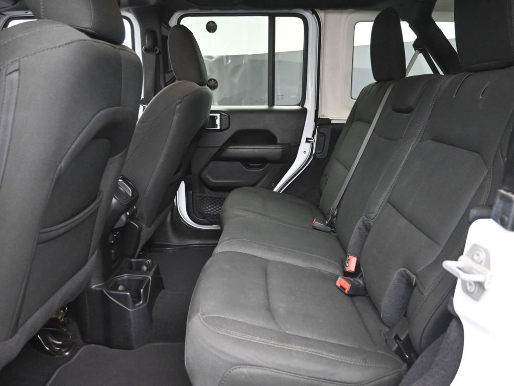 Used 2020 Jeep Wrangler Unlimited Sahara image 11